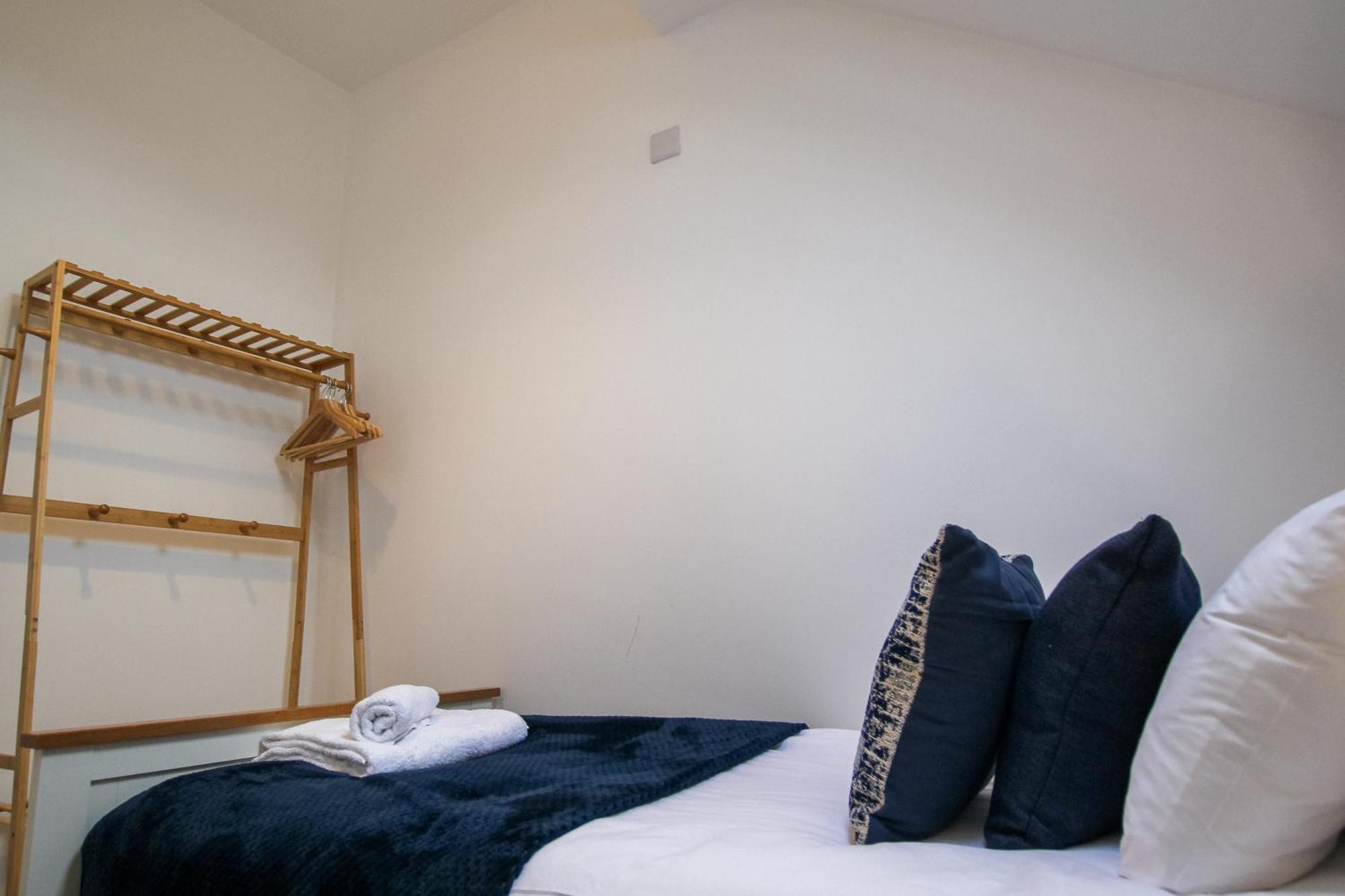 Fairways View - Spacious Apartment - Sleeps 6 - Lovely Views - By Rework Accommodation Hoylake Ngoại thất bức ảnh