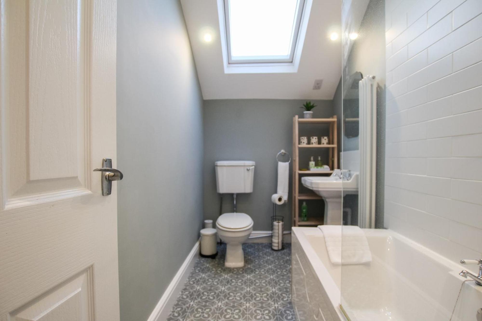 Fairways View - Spacious Apartment - Sleeps 6 - Lovely Views - By Rework Accommodation Hoylake Ngoại thất bức ảnh