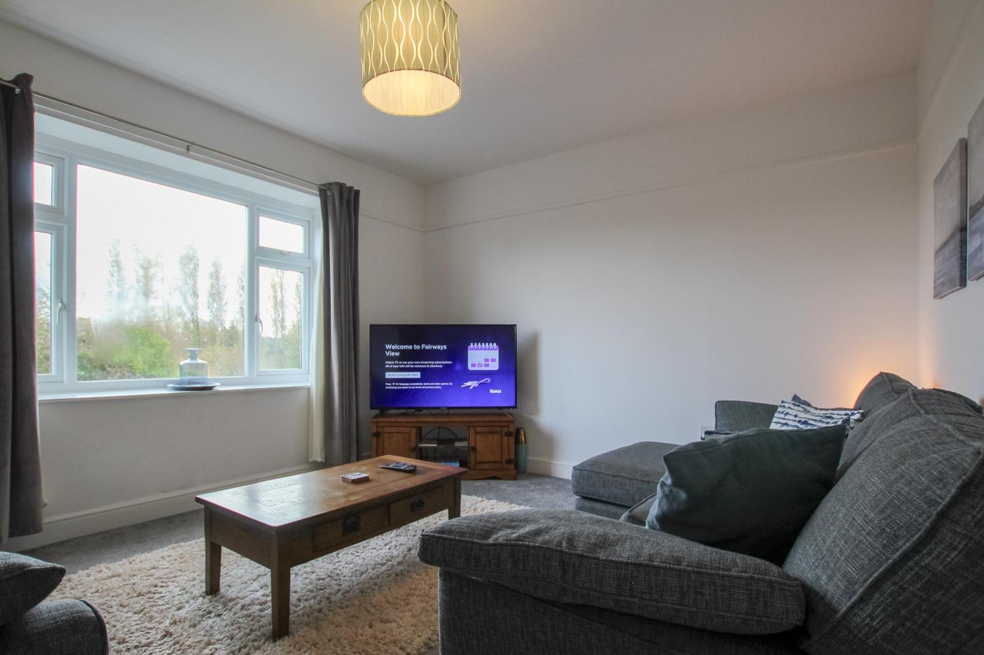 Fairways View - Spacious Apartment - Sleeps 6 - Lovely Views - By Rework Accommodation Hoylake Ngoại thất bức ảnh