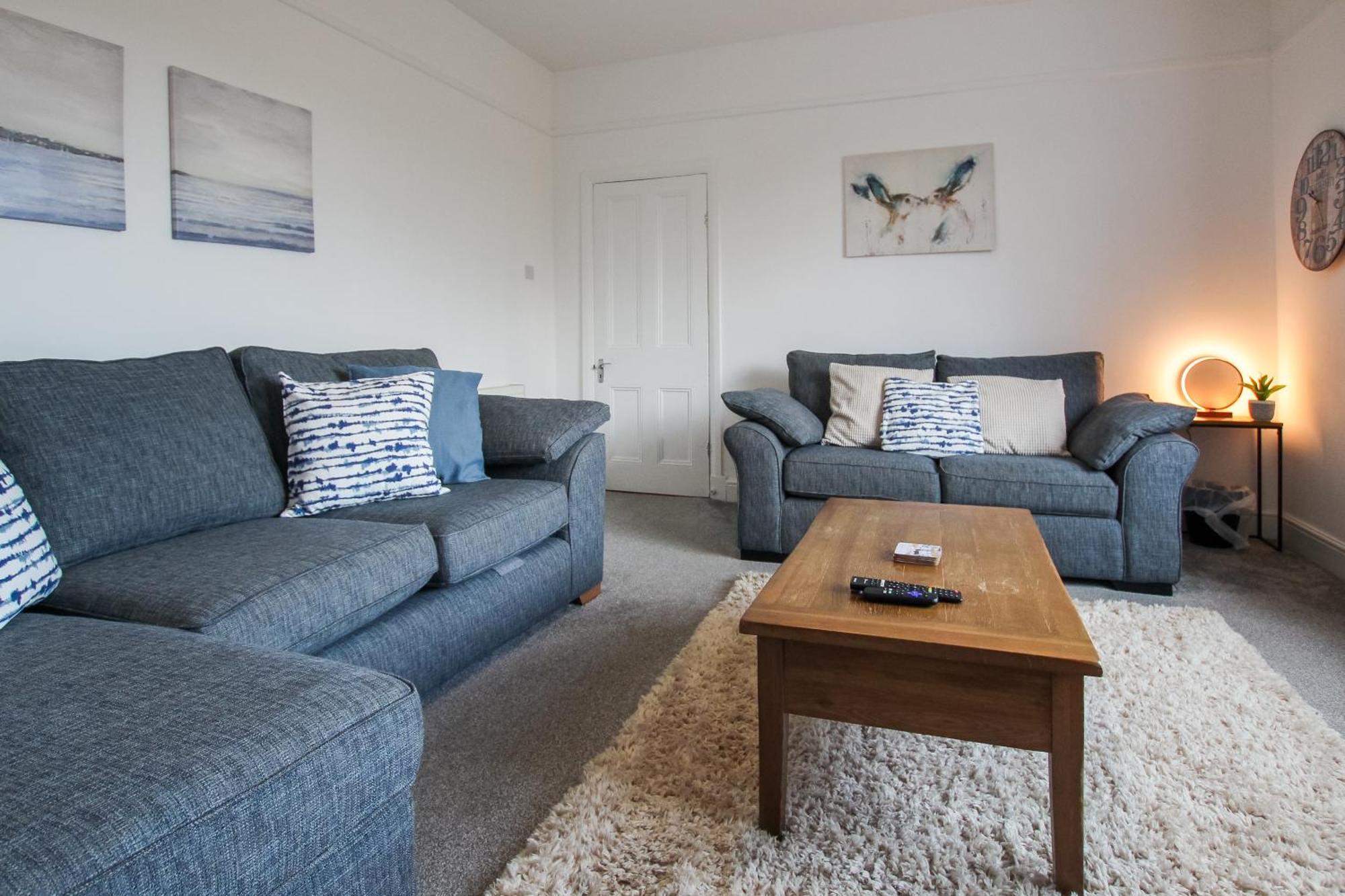 Fairways View - Spacious Apartment - Sleeps 6 - Lovely Views - By Rework Accommodation Hoylake Ngoại thất bức ảnh